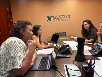 Reunión de coordinación del equipo técnico del proyecto de investigación sobre soledad no deseada en jóvenes.
